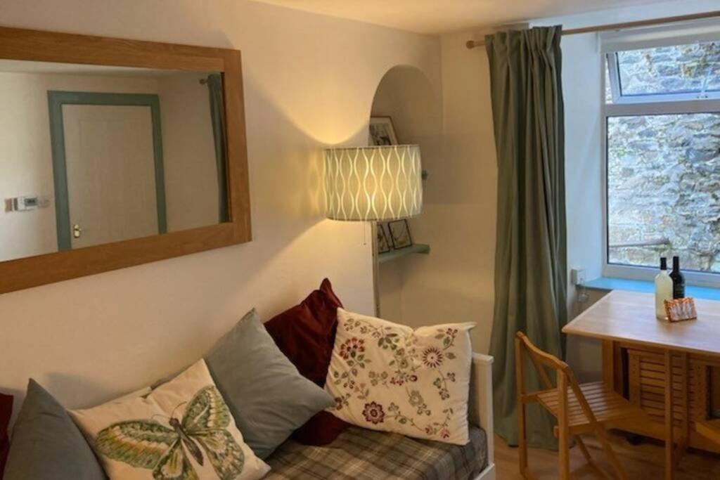 The Snug, A Great Flat In The Heart Of Peebles. Leilighet Eksteriør bilde